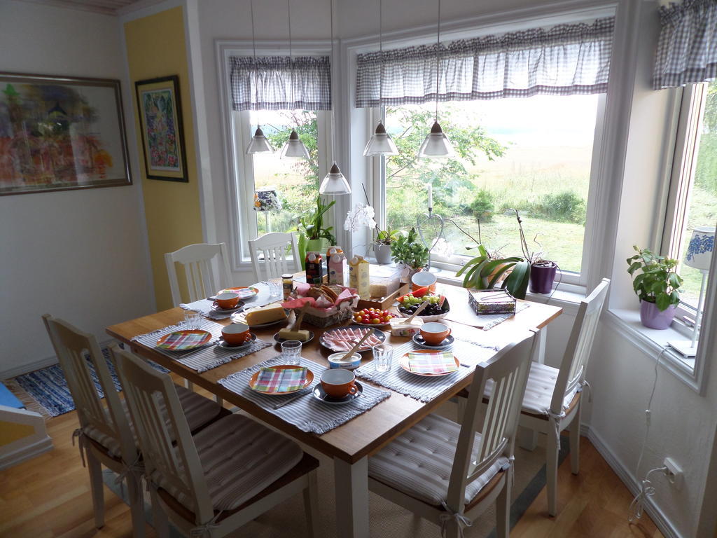 Skogis Bed & Breakfast Katrineholm Extérieur photo